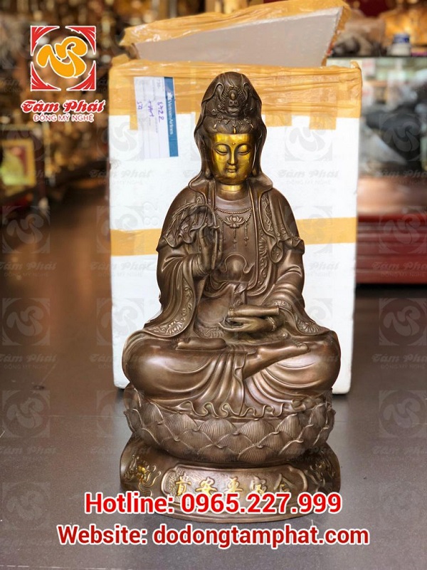 Tượng đồng Quan Thế Âm Bồ Tát được sử dụng rộng rãi ở các chùa, điện thờ Phật đầy tôn kính, linh thiêng