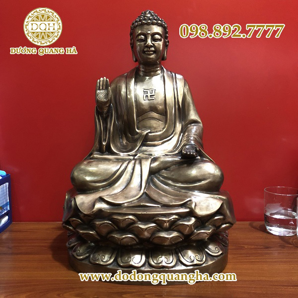 Thờ cúng tượng Phật bằng đồng cỡ nhỏ giúp tâm trí con người hướng về cái thiện