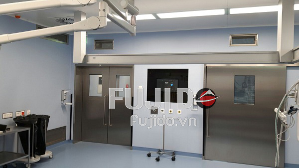 cửa nhà máy dược