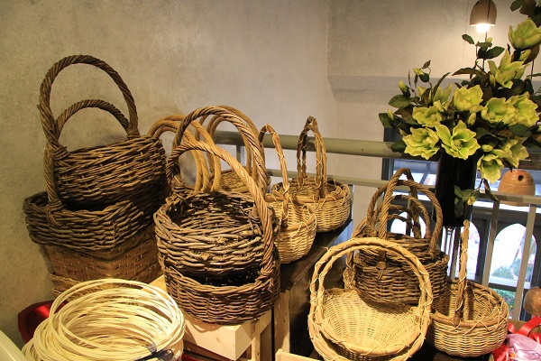 Yếu tố thuần Việt trong nghệ thuật cắm hoa sang - sành