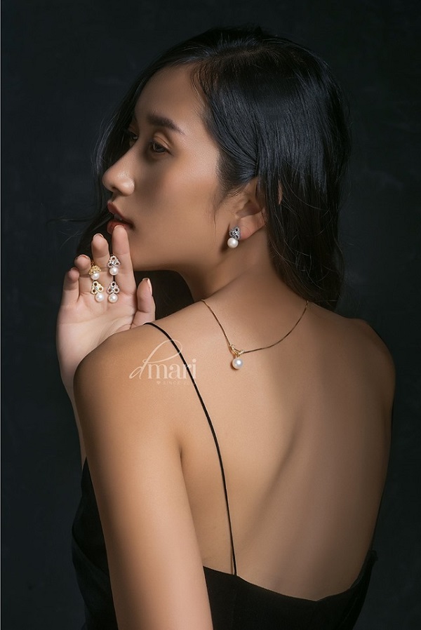Khéo léo thể hiện cá tính với trang sức thiết kế tại DMari