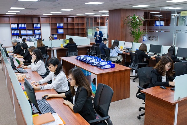 Lợi ích của luật sư tư vấn pháp luật thường xuyên cho doanh nghiệp