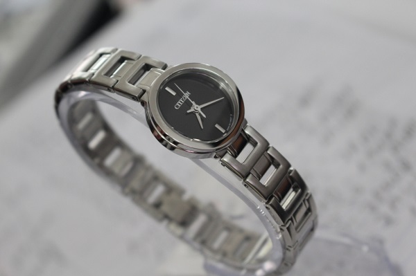 Đồng hồ Citizen EX0330-56E chinh phục các cô nàng với vẻ đẹp ấn tượng
