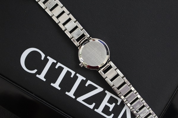 Đồng hồ Citizen EX0330-56E chinh phục các cô nàng với vẻ đẹp ấn tượng