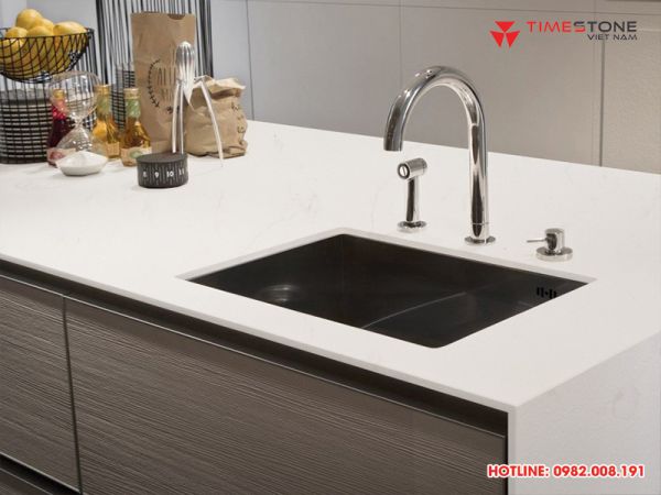 Bí quyết đánh bay vết ố trên mặt đá trắng nhân tạo gốc thạch anh nhanh và đơn giản