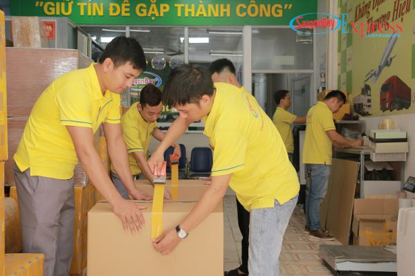 Tại sao nên lựa chọn dịch vụ gửi hàng đi Anh giá rẻ của Sài Gòn Bay Express?