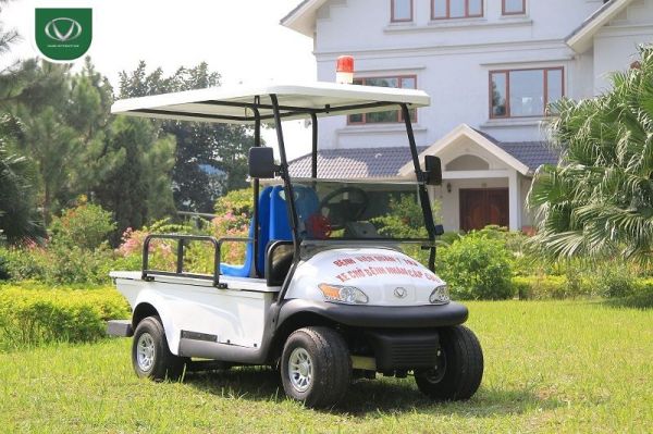 xe điện chở bệnh nhân trong viện