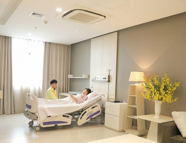 Một phòng nội trú trong Bệnh viện đa khoa Phương Đông thuộc Intracom. Ảnh: Intracom