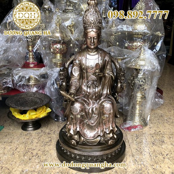 Khám phá chi tiết tượng đồng Mẫu Cửu trùng thiên của đồ đồng Dương Quang Hà