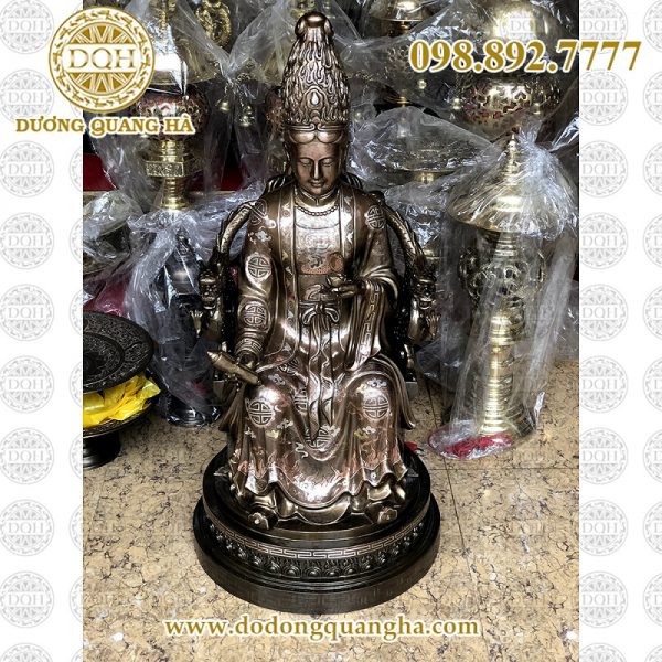 Khám phá chi tiết tượng đồng Mẫu Cửu trùng thiên của đồ đồng Dương Quang Hà