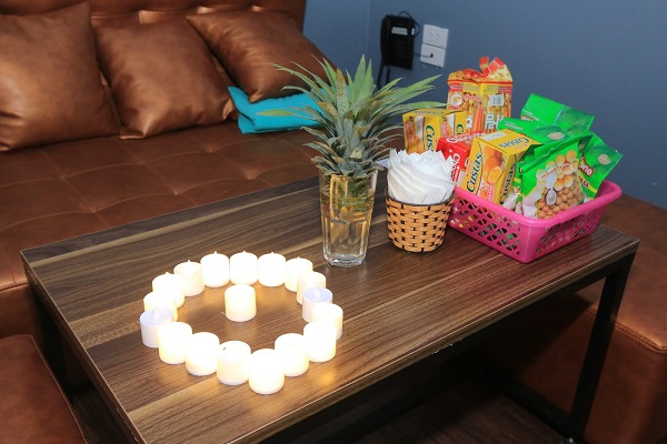 Erato 8 Trần Vỹ: Quán cafe phim chất lừ được giới trẻ săn đón