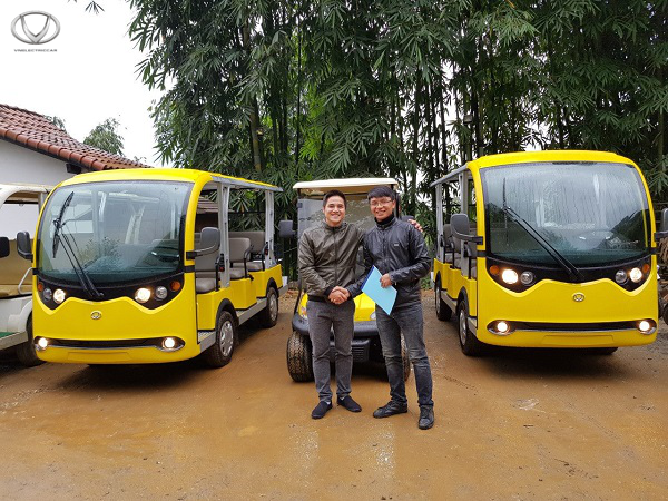 Vi vu giữa Sapa mờ sương với xe điện du lịch chất lượng cao