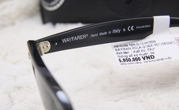 Độc đáo, sang trọng với kính mắt Rayban Wayfarer 2140
