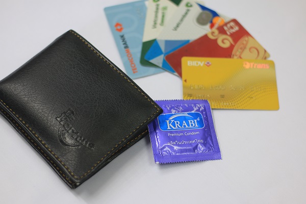 Dù đã biết rõ tác dụng tránh thai hiệu quả của bao cao su, nhưng rất nhiều nam giới vẫn không thích dùng bao cao su. Vậy lý do là gì?
