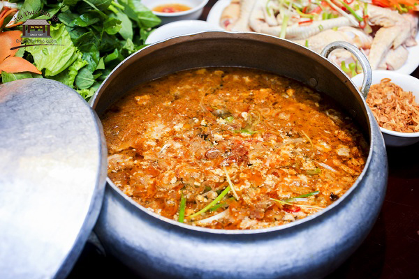 lẩu cua đồng gà ri