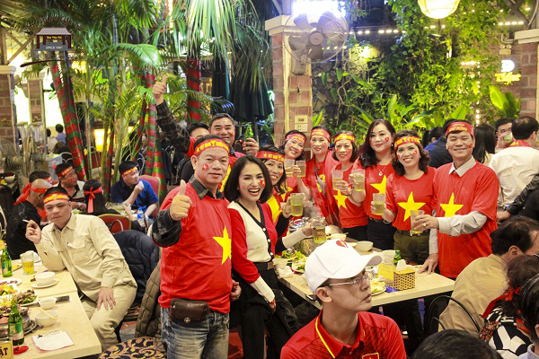 lẩu cua đồng gà ri