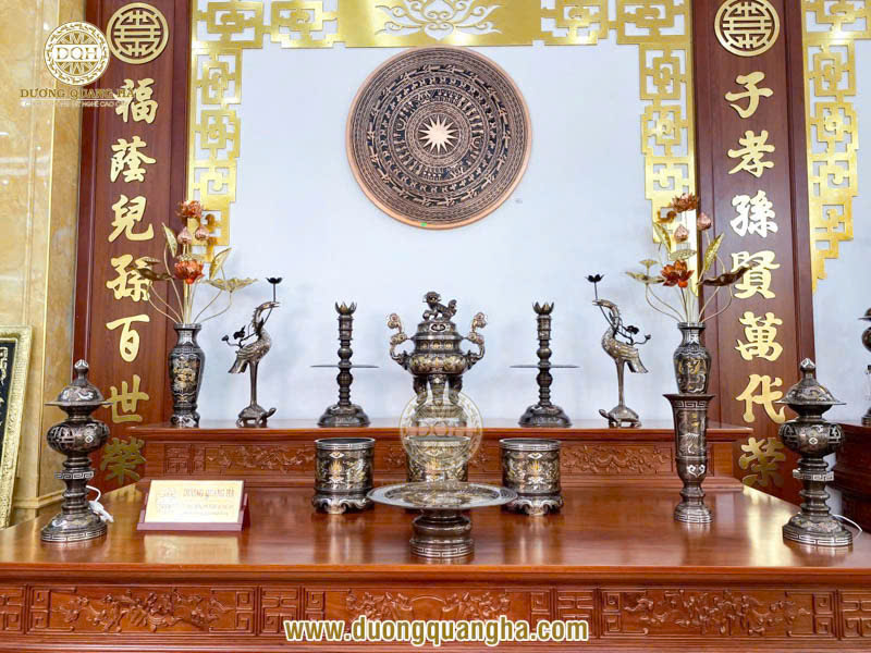 bộ lư đồng bàn thờ