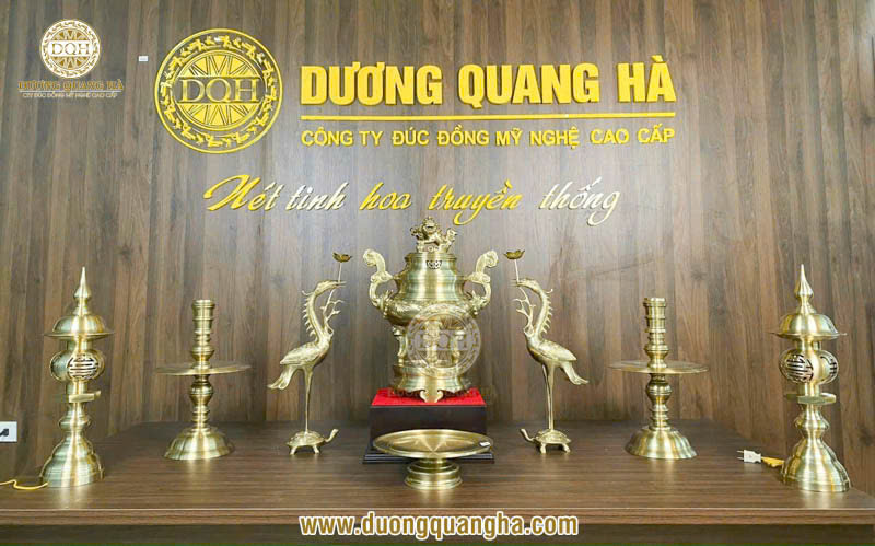 bộ lư đồng bàn thờ