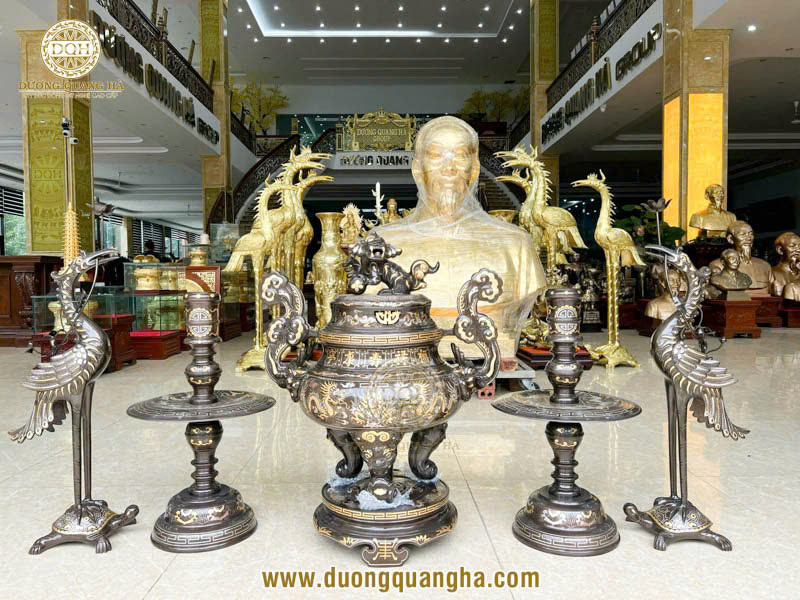 bộ lư đồng bàn thờ