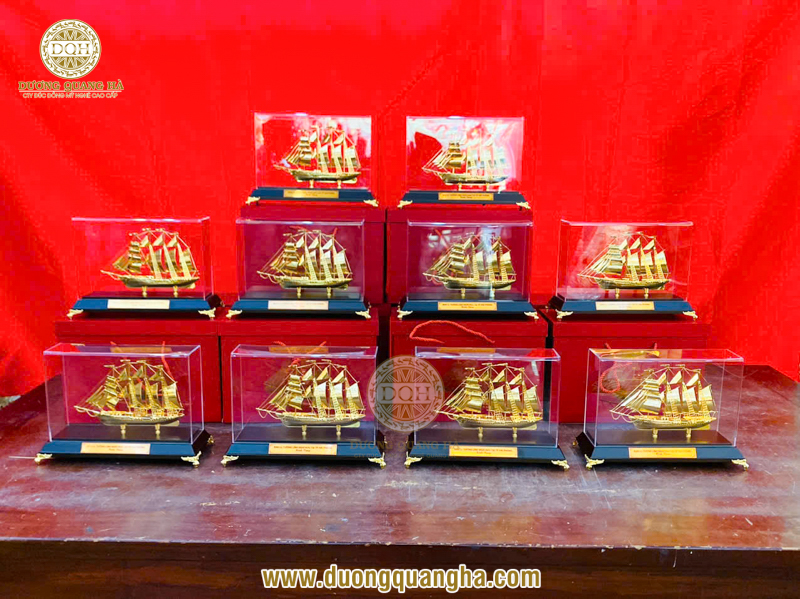 quà tặng mạ vàng 24K