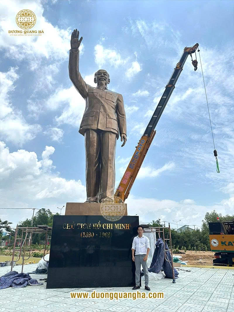 giá tượng Bác Hồ