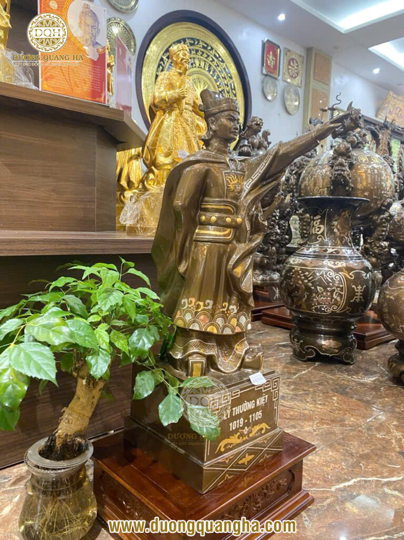 Tượng đài Lý Thường Kiệt 