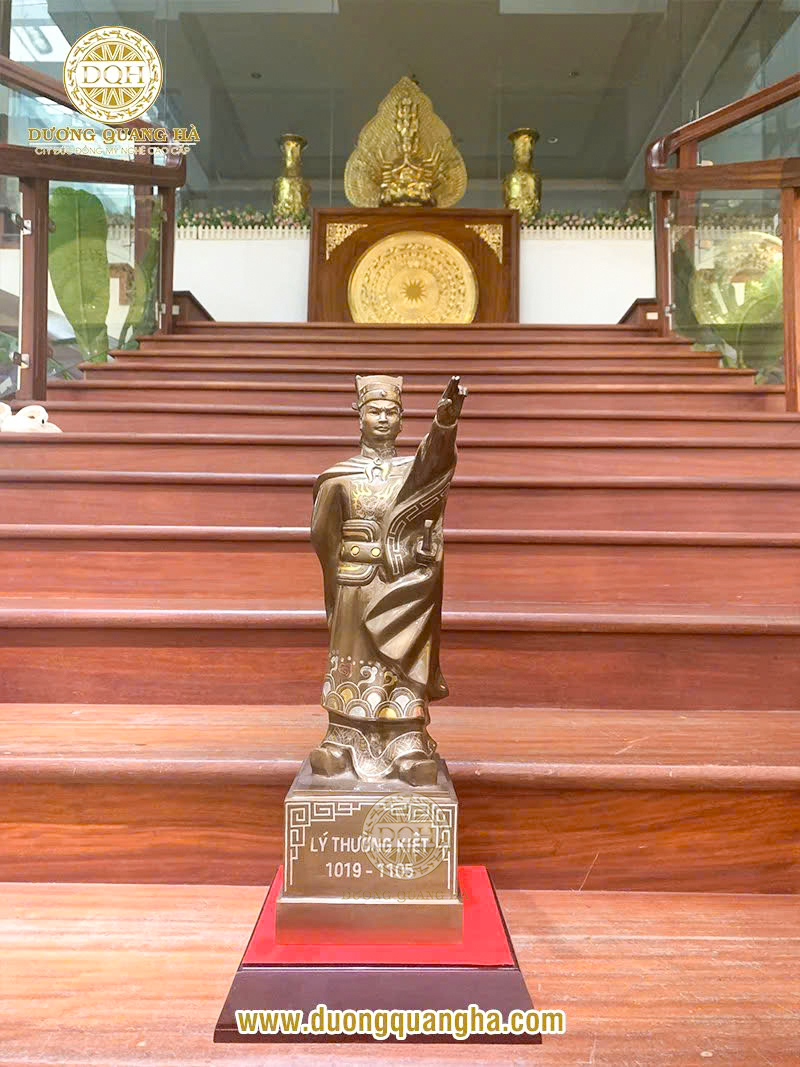 Tượng đài Lý Thường Kiệt 