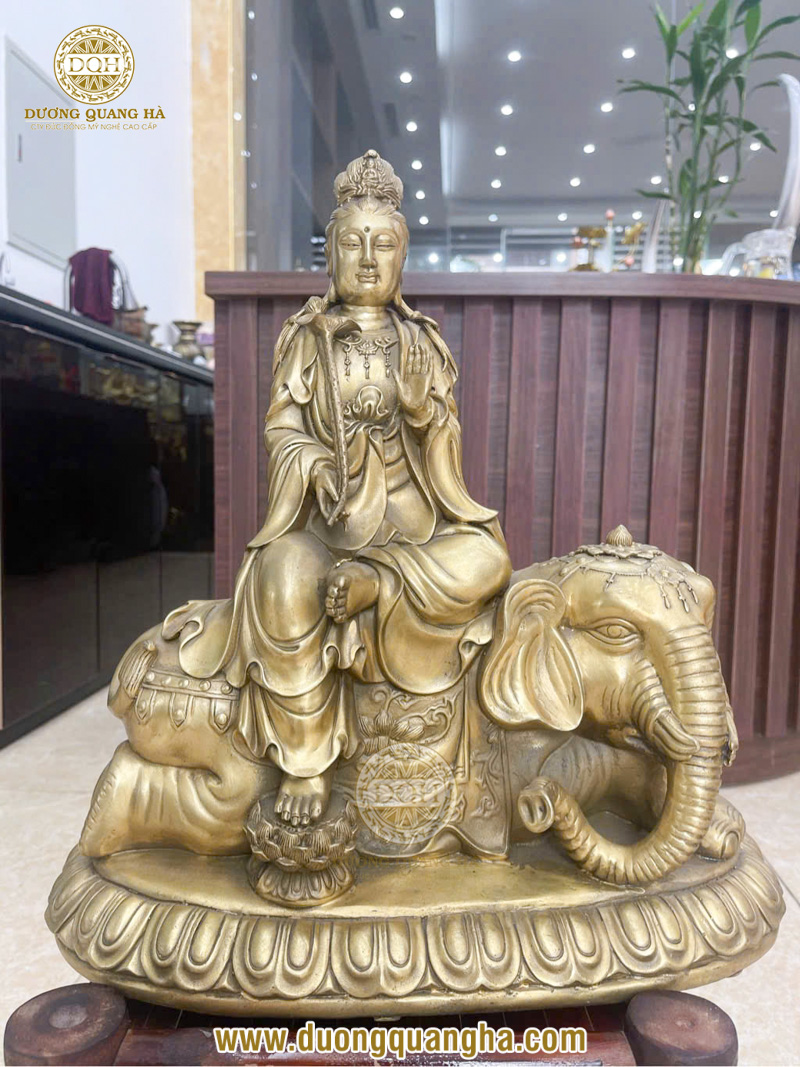 Tượng Phổ Hiền Bồ Tát mang ý nghĩa gì trong đời sống tâm linh?